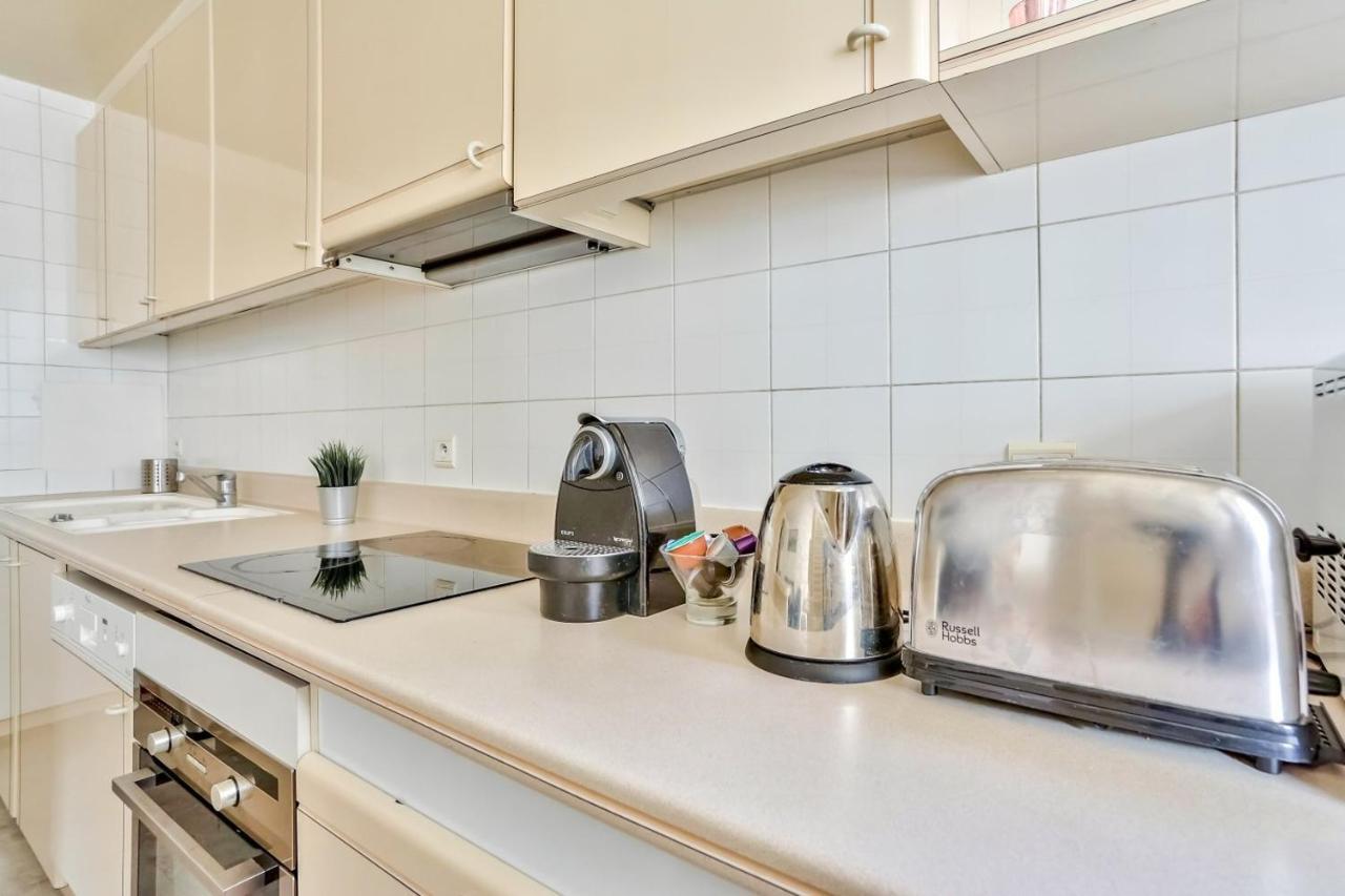 Appartement Quartier Arc De Triomphe Free Netflix Paris Luaran gambar