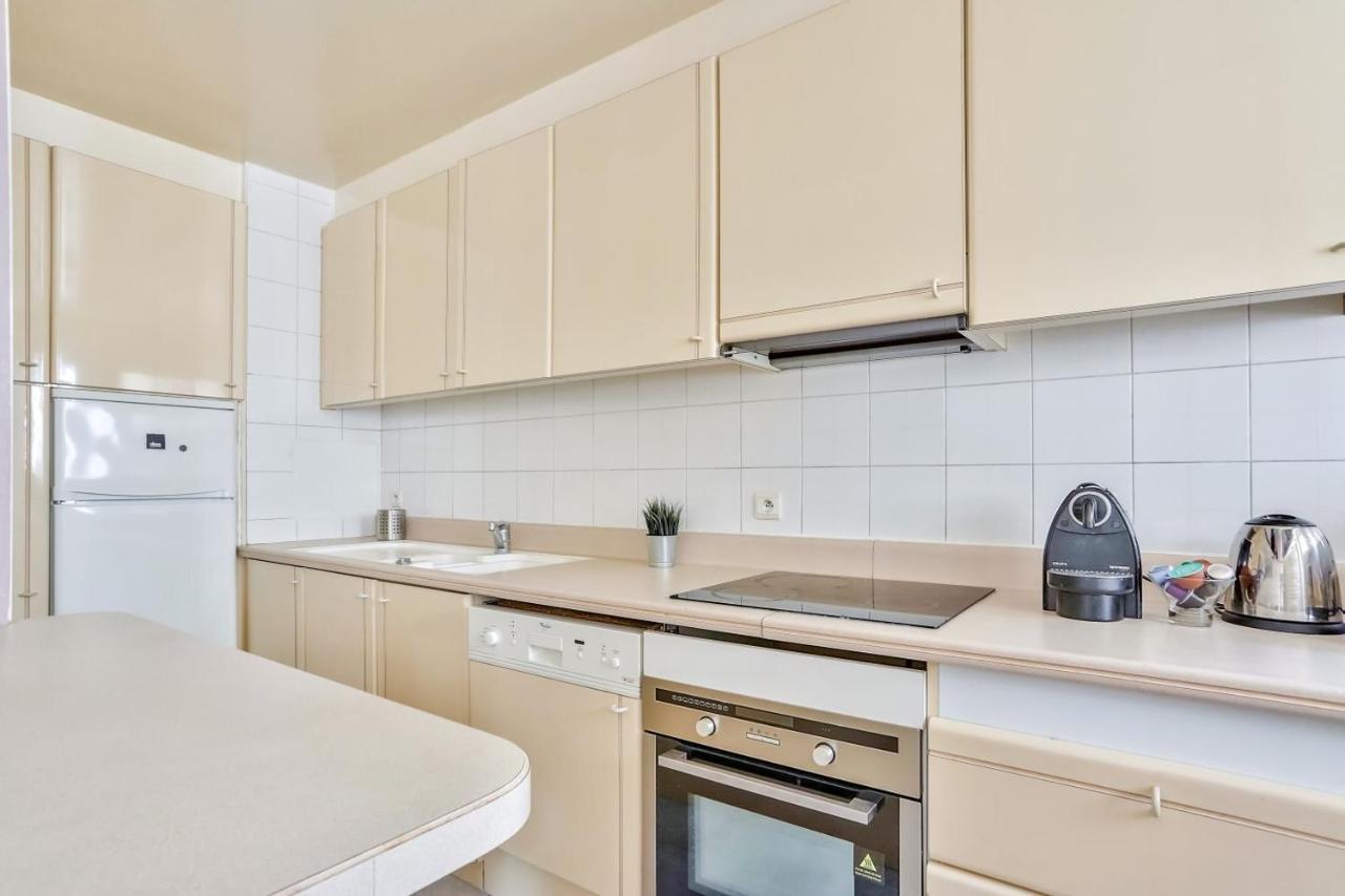 Appartement Quartier Arc De Triomphe Free Netflix Paris Luaran gambar